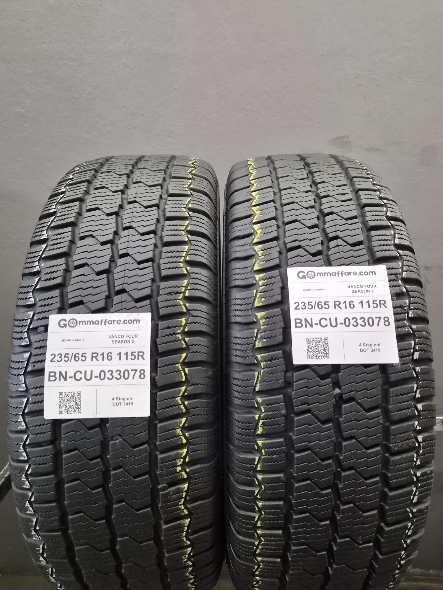 Continental VANCO FOUR SEASON 2 235/65 R16